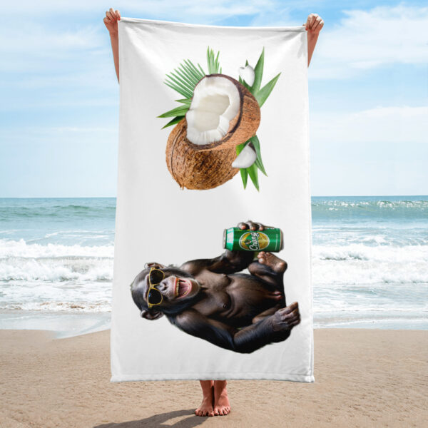 Handtuch “Chimpanzee on the Beach with Chang Beer and Coconut” 🇹🇭