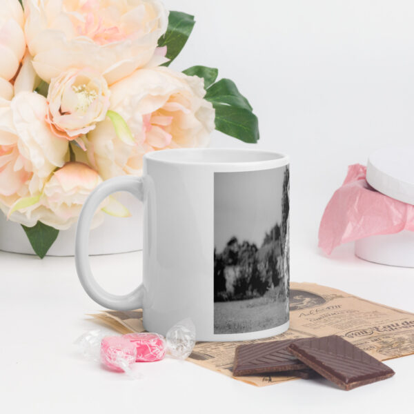 Weiße, glänzende Tasse