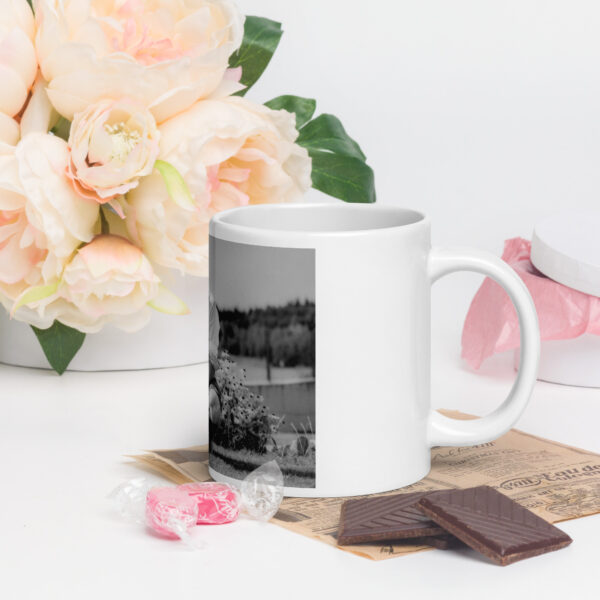 Weiße, glänzende Tasse